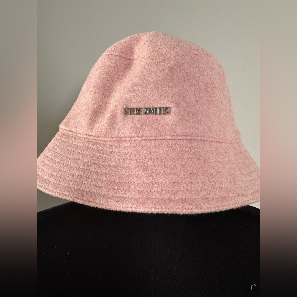 Steven Madden pink hat‎